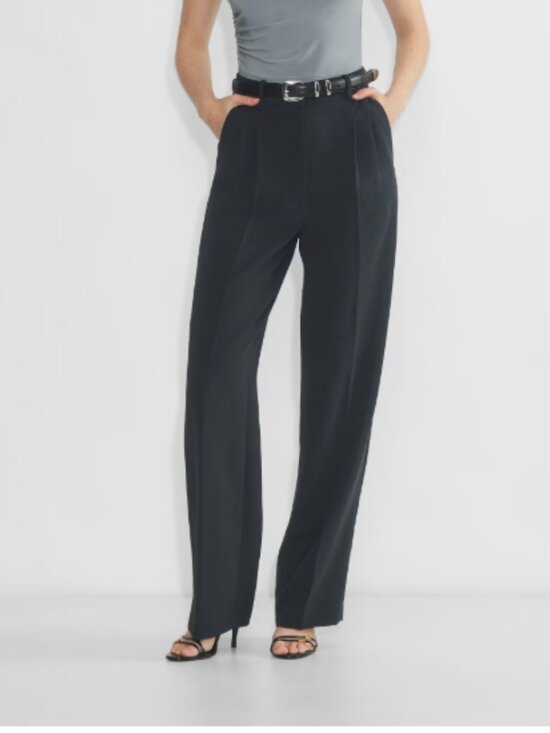 Wilfred Pants - Aritzia Wilfred The Effortless Pant Crepette black pants trousers 10